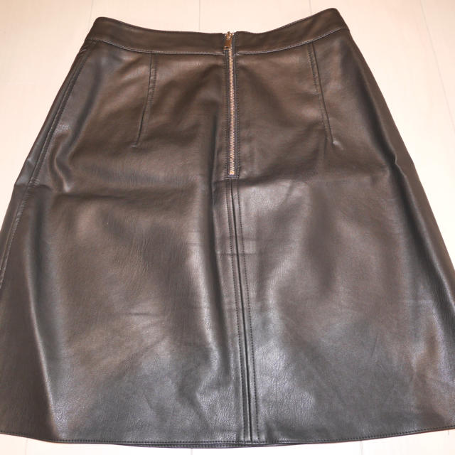 ZARA(ザラ)の切り替えレザーミニSK レディースのスカート(ミニスカート)の商品写真