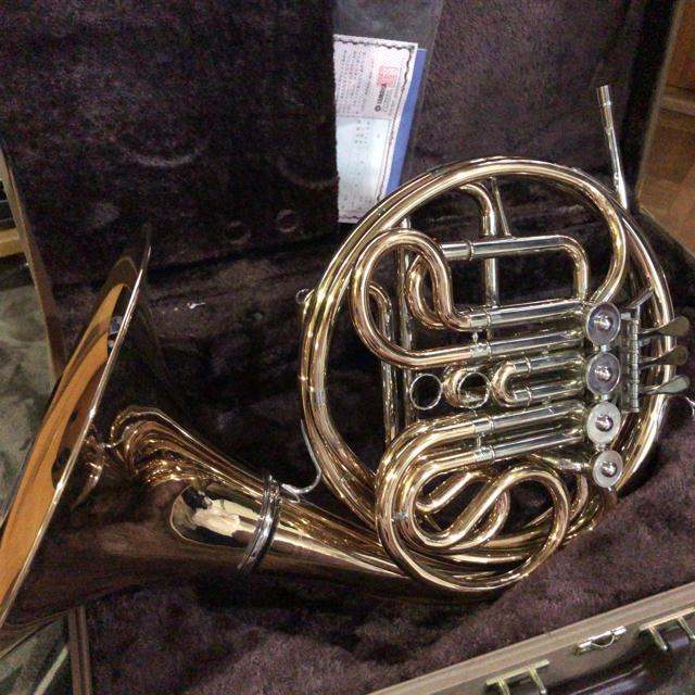 ヤマハ(ヤマハ)のYHR-567GDB  【美品】ヤマハ フルダブルホルン 楽器の管楽器(ホルン)の商品写真