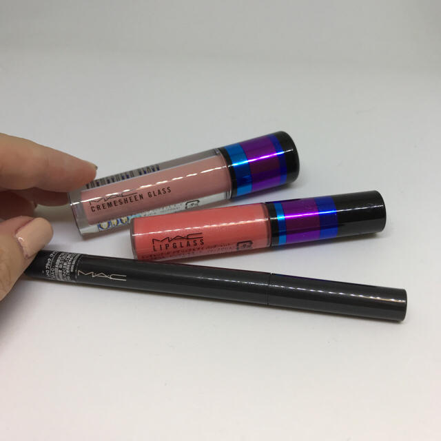 MAC(マック)のMac 新品込リップグロス &アイライナーセット コスメ/美容のベースメイク/化粧品(リップグロス)の商品写真