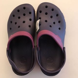 クロックス(crocs)の新品 クロックス ☆24.0㎝  パープル(サンダル)