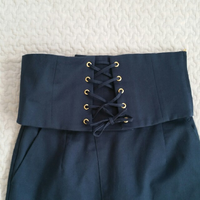 LUCA(ルカ)のhitomi様専用コルセットつきタイトスカート レディースのスカート(ひざ丈スカート)の商品写真