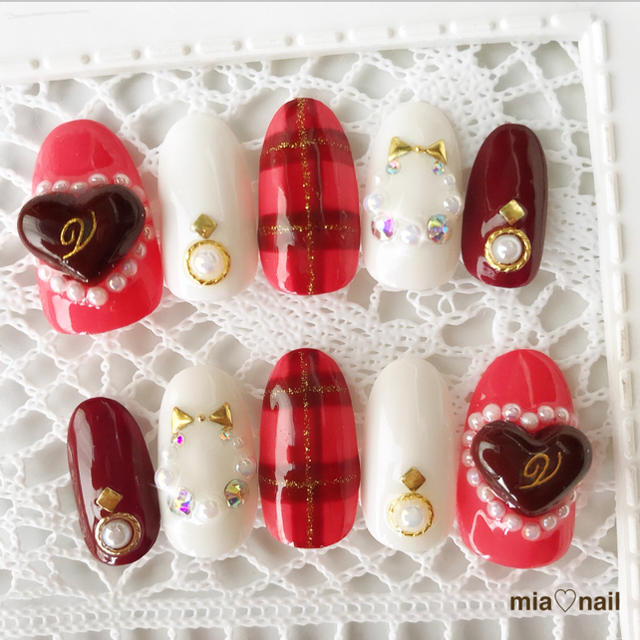 ゆめかわいい〜ぷっくりハートのクリスマスネイル コスメ/美容のネイル(つけ爪/ネイルチップ)の商品写真