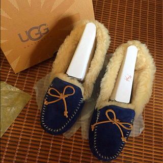 アグ(UGG)のUGGアレーナ US8サイズ(スリッポン/モカシン)