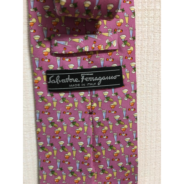 Ferragamo(フェラガモ)のSalvatore Ferragamo イタリア製ネクタイ 未使用品 メンズのファッション小物(ネクタイ)の商品写真