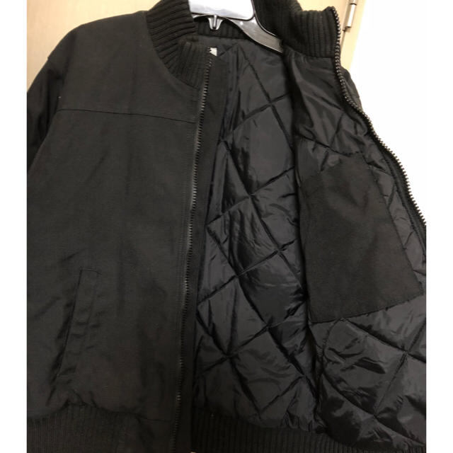 carhartt(カーハート)のcarhartt 中綿 キルティングジャケット 数日間です メンズのジャケット/アウター(ブルゾン)の商品写真