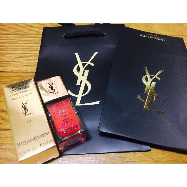 Yves Saint Laurent Beaute(イヴサンローランボーテ)のラスト💓イヴサンローラン ネイル マニキュア クリスマス 限定品 2017 コスメ/美容のネイル(マニキュア)の商品写真