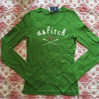 アバクロンビーアンドフィッチ(Abercrombie&Fitch)の新品 アバクロ グリーン ロンT(Tシャツ/カットソー)