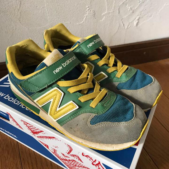 New Balance(ニューバランス)の★ニューバランス★996★22㎝★グリーン★ キッズ/ベビー/マタニティのキッズ靴/シューズ(15cm~)(スニーカー)の商品写真