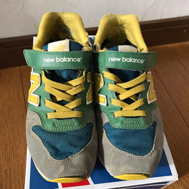 New Balance(ニューバランス)の★ニューバランス★996★22㎝★グリーン★ キッズ/ベビー/マタニティのキッズ靴/シューズ(15cm~)(スニーカー)の商品写真