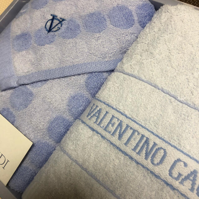 VALENTINO - 【新品】VALENTINO GAUDI タオルセットの通販 by sakkuru's shop｜ヴァレンティノならラクマ
