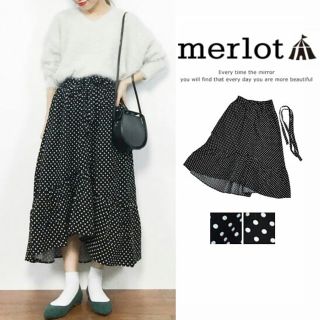 メルロー(merlot)の秋冬新作◌⑅⃝♡*メルロー ドット柄スカート 黒(ひざ丈スカート)