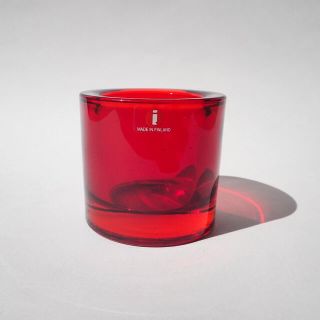 イッタラ(iittala)の二世代ロゴ レッド iittala kivi イッタラ(置物)