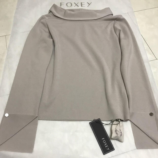 新品foxey♡10月購入ロゴボタングレースウール40