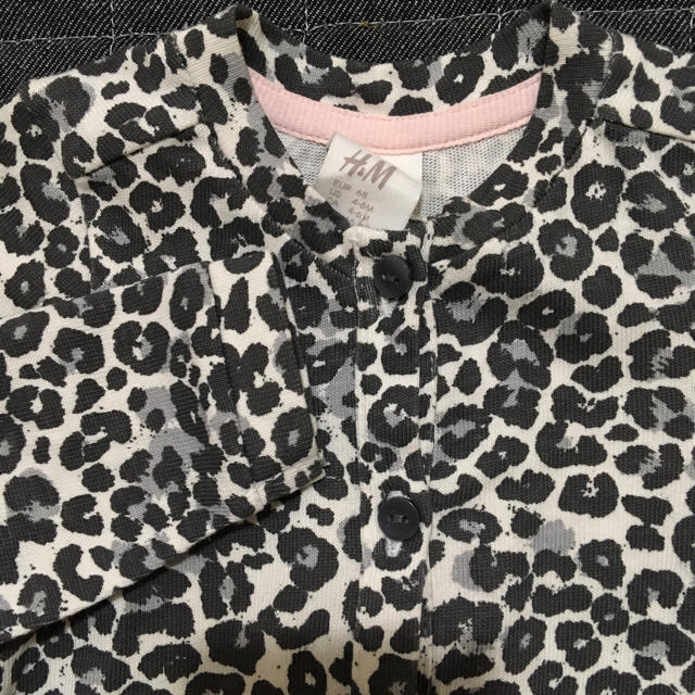 H&M(エイチアンドエム)の【ほぼ未使用】H&M baby girl カーディガン 4-6m キッズ/ベビー/マタニティのベビー服(~85cm)(カーディガン/ボレロ)の商品写真