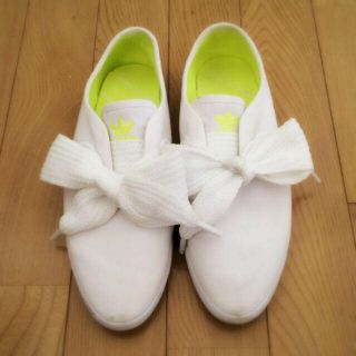 アディダス(adidas)のadidas リボンスニーカー♥︎(スニーカー)