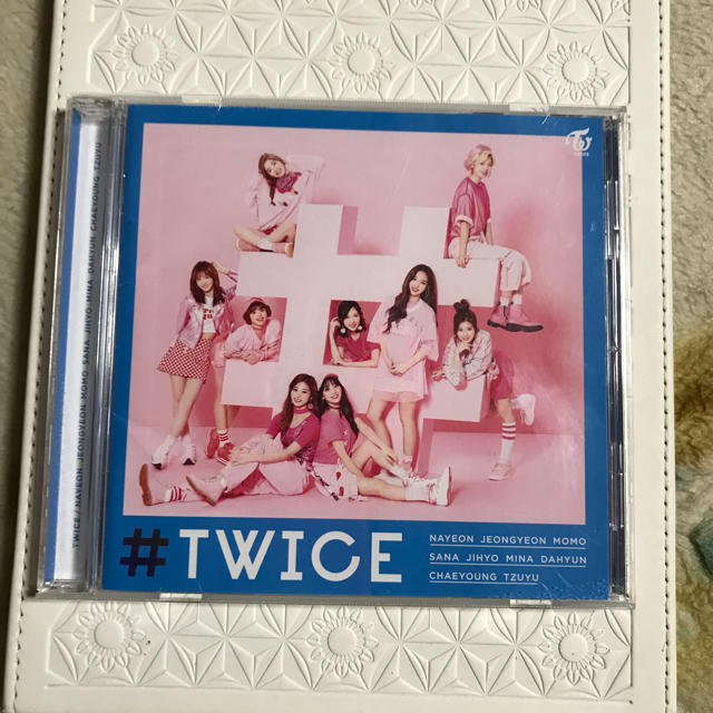 TWICE  アルバム エンタメ/ホビーのCD(K-POP/アジア)の商品写真