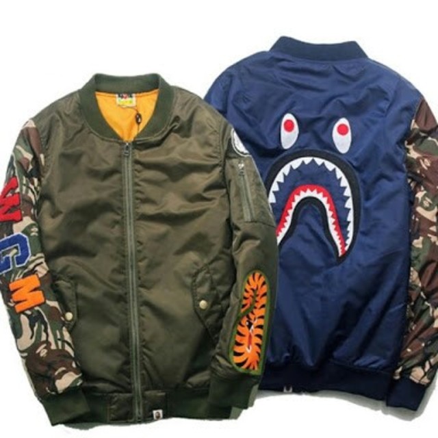 A BATHING APE(アベイシングエイプ)のAPE MA_1 エイプ ジャケット 紺色 ミリタリー 迷彩 メンズのジャケット/アウター(フライトジャケット)の商品写真