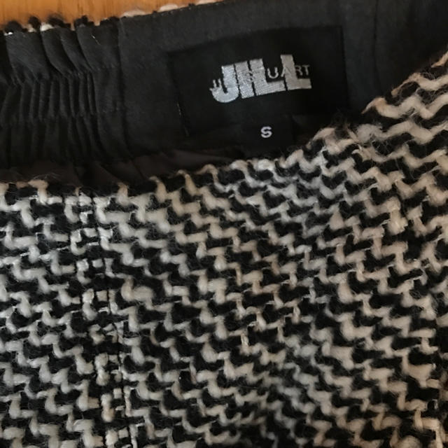 JILL by JILLSTUART(ジルバイジルスチュアート)のJILL by JILLSTUART ポケットビジュー 台形スカート レディースのスカート(ミニスカート)の商品写真