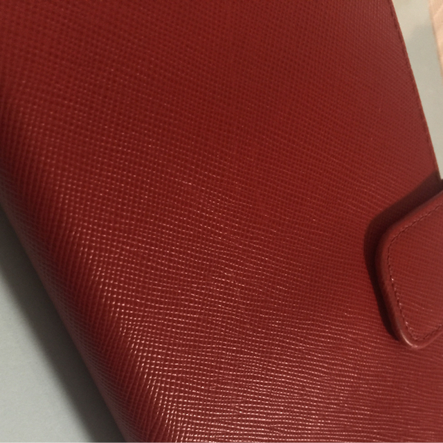 PRADA(プラダ)のPRADA プラダ 長財布 赤 箱付き レディースのファッション小物(財布)の商品写真