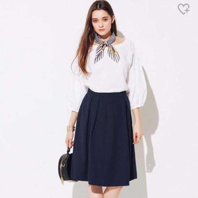 UNIQLO - 新品 ユニクロ ハイウエストクレープタックスカート UNIQLO - 新品 ユニクロ ハイウエストクレープタックスカート