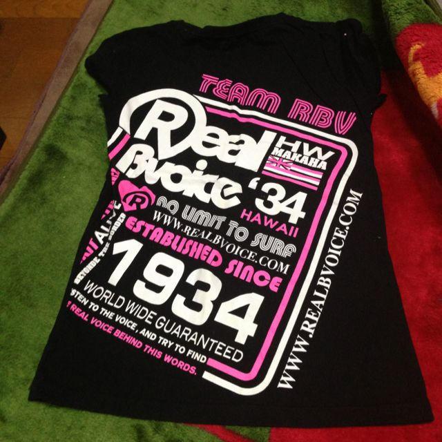 RealBvoice(リアルビーボイス)のリアルビーボイスTシャツ レディースのトップス(Tシャツ(半袖/袖なし))の商品写真