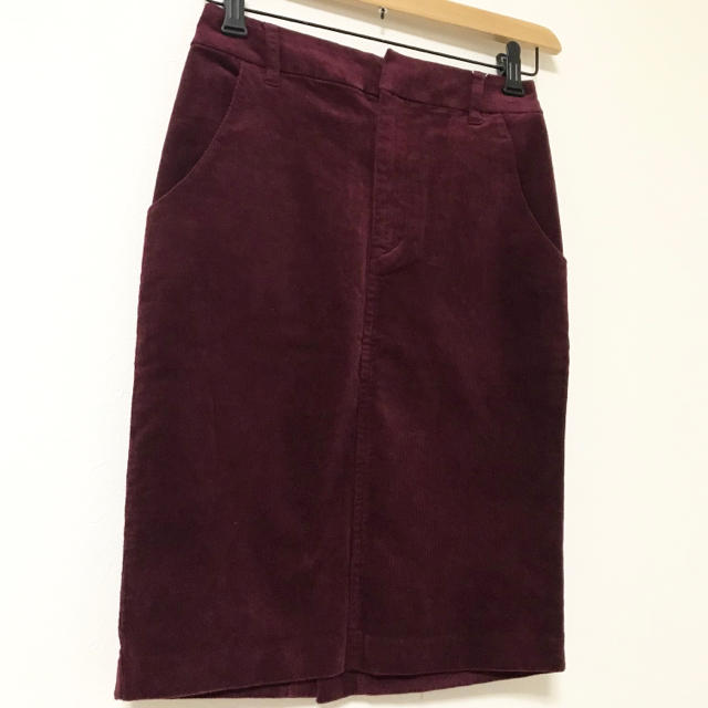 KBF(ケービーエフ)の新品 KBF コーデュロイスカート 送料無料 レディースのスカート(ひざ丈スカート)の商品写真