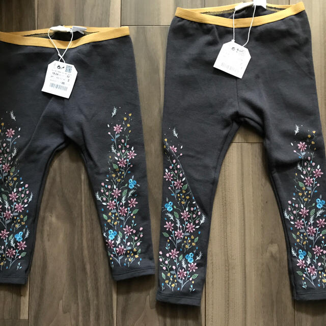 ZARA KIDS(ザラキッズ)のタグ付新品 zara babygirl 花柄スパッツ 姉妹お揃い♫ キッズ/ベビー/マタニティのキッズ服女の子用(90cm~)(パンツ/スパッツ)の商品写真