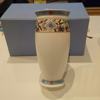 ウェッジウッド(WEDGWOOD)のウェッジウッド 花瓶 【新品未使用】(花瓶)