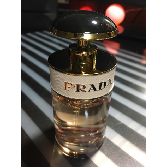 PRADA(プラダ)のプラダ キャンディ ロー EDP 30ml コスメ/美容の香水(香水(女性用))の商品写真