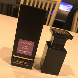 トムフォード(TOM FORD)の♡TOMFORD 香水 廃盤！レア♡ リスフューム (香水(女性用))