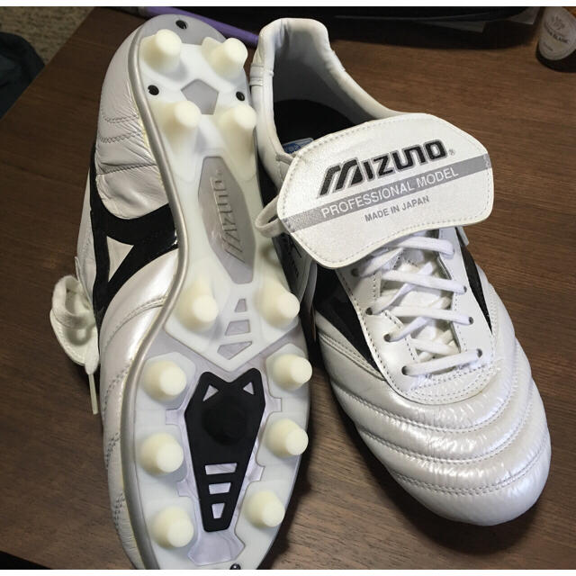 MIZUNO(ミズノ)の25周年記念モデル ミズノ モレリアII 未使用 スポーツ/アウトドアのサッカー/フットサル(シューズ)の商品写真