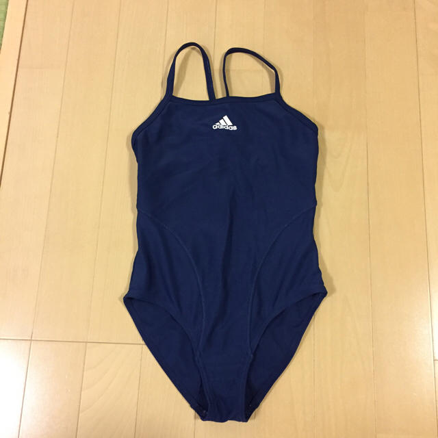 adidas(アディダス)のひまわり様専用☆140㎝女児水着(ネイビー) キッズ/ベビー/マタニティのキッズ服女の子用(90cm~)(水着)の商品写真