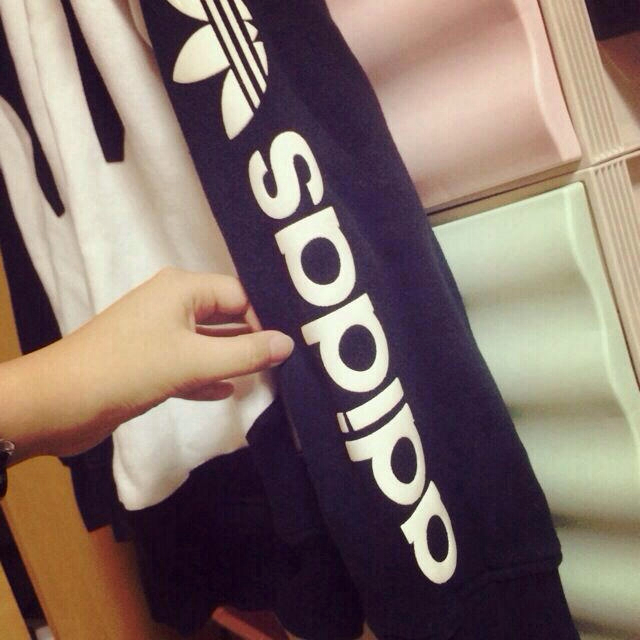 Adidas トレーナー 2