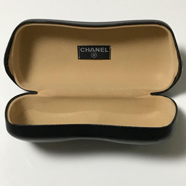 CHANEL(シャネル)のCHANEL サングラスケース メンズのファッション小物(サングラス/メガネ)の商品写真