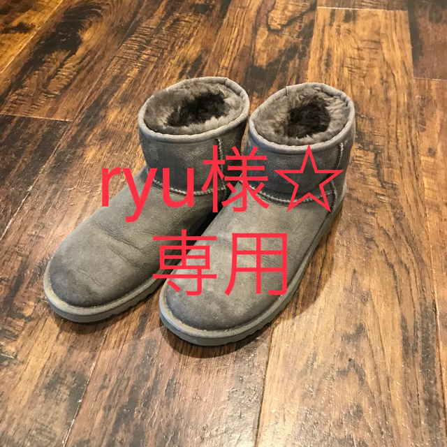 UGG(アグ)のUGG  クラシックミニ   グレー レディースの靴/シューズ(ブーツ)の商品写真