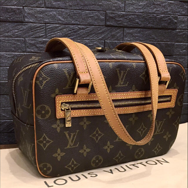 LOUIS VUITTON(ルイヴィトン)の【極美品】正規品 ルイヴィトン シテMM ショルダーバッグ モノグラム レディースのバッグ(ショルダーバッグ)の商品写真