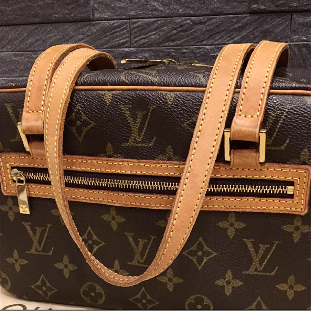 LOUIS VUITTON(ルイヴィトン)の【極美品】正規品 ルイヴィトン シテMM ショルダーバッグ モノグラム レディースのバッグ(ショルダーバッグ)の商品写真