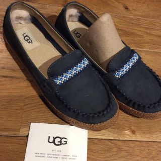 アグ(UGG)のUGG  ほぼ新品スリッポン(スリッポン/モカシン)