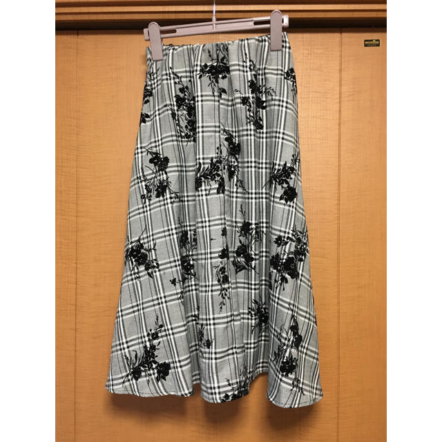 しまむら(シマムラ)のグレンチェック×フロッキースカート レディースのスカート(ひざ丈スカート)の商品写真