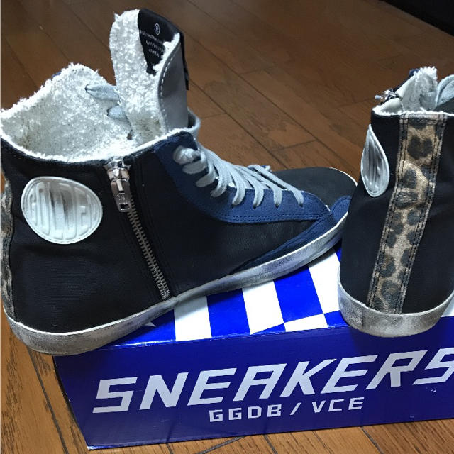 GOLDEN GOOSE(ゴールデングース)のゴールデングース ブラック✖︎ネイビー size8 メンズの靴/シューズ(スニーカー)の商品写真