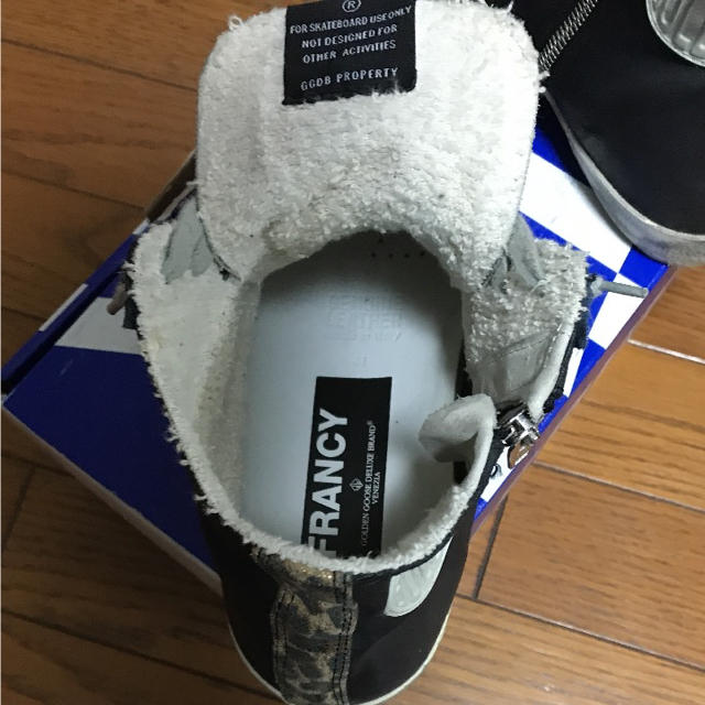 GOLDEN GOOSE(ゴールデングース)のゴールデングース ブラック✖︎ネイビー size8 メンズの靴/シューズ(スニーカー)の商品写真