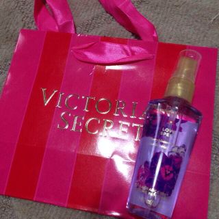 ヴィクトリアズシークレット(Victoria's Secret)の新品未使用・送料込み♡ショッパー付き♡(香水(女性用))