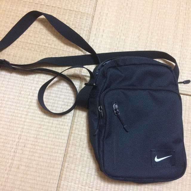 NIKE(ナイキ)のNIKE サコッシュ メンズのバッグ(ショルダーバッグ)の商品写真