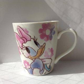 ディズニー(Disney)のDAISY DUCK 新品 未使用 マグカップ パープル デイジーダック(グラス/カップ)