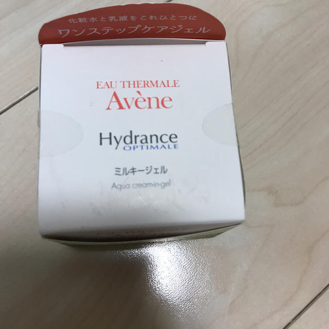 Avene(アベンヌ)のなーみん様専用 新品！ アベンヌ ミルキージェル おまけ付♡ コスメ/美容のスキンケア/基礎化粧品(オールインワン化粧品)の商品写真