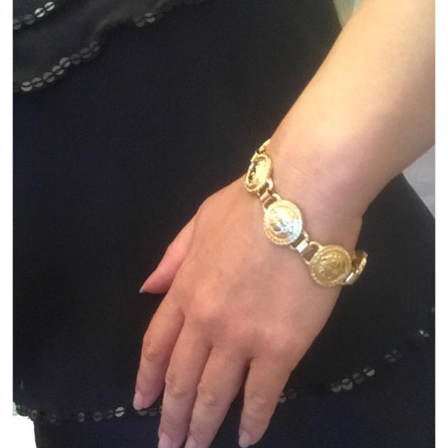 VERSACE - 美品【ベルサーチ】ブレスレットの通販 by タクピ's shop