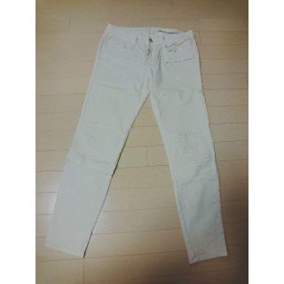 ザラ(ZARA)のZARA　ホワイトスキニー　白　42(スキニーパンツ)