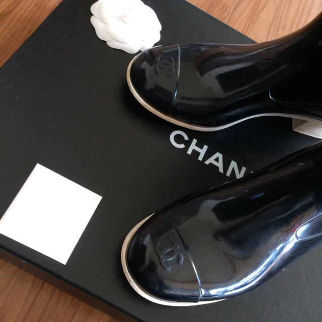 CHANEL(シャネル)の［あみ様専用］CHANEL レインブーツ 37 レディースの靴/シューズ(レインブーツ/長靴)の商品写真