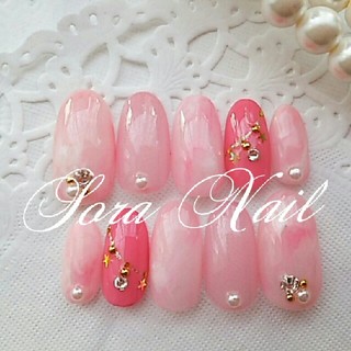 pink marble♡ネックレス風スワロフスキージェルネイルの通販 by