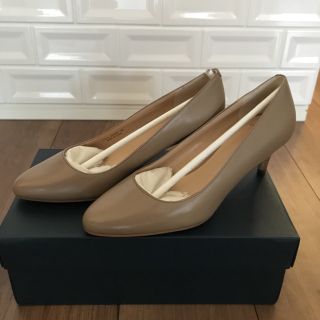 コールハーン(Cole Haan)の【お値下げ】☆新品☆COLE HAAN コールハーン ベージュパンプス(ハイヒール/パンプス)